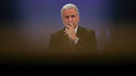 Greek parliament lifts Avramopoulos immunity
