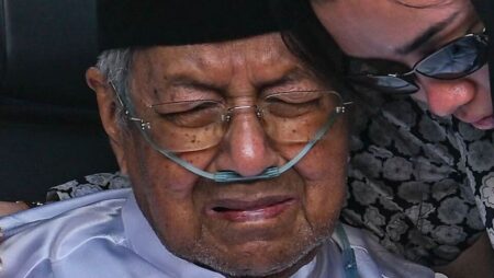 ‘I didn’t expect her to die’: Ex-Malaysia PM Mahathir says wife ‘quite well’ the night before death