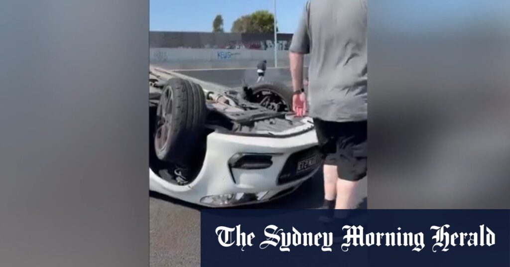 Onlookers shocked as driver involved in Melbourne crash flees scene