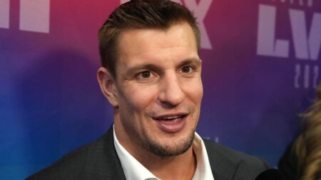 Rob Gronkowski left confused as ‘FOX NFL Sunday’ crew pulls off hilarious prank: ‘Whoa!’