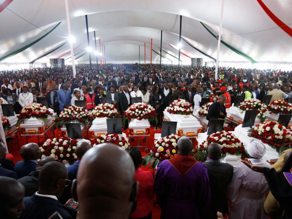 Mass funeral for Kenya school fire victims