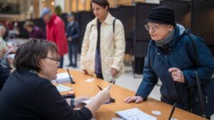 Lithuanians head to the polls for parliamentary election