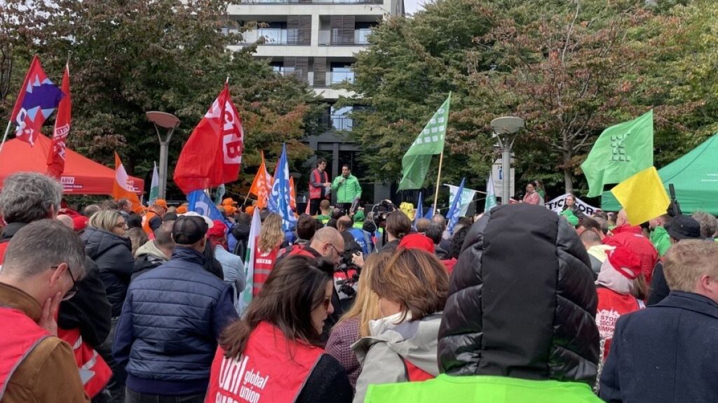 Thousand workers rally in Brussels over fair labour conditions