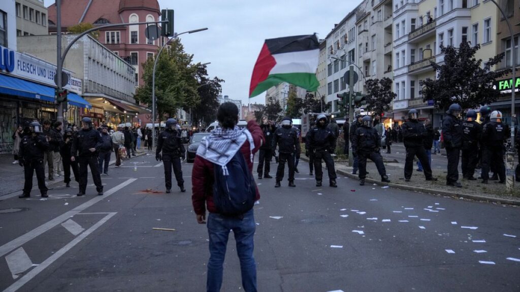 Pro-Palestinian protest erupts in Frankfurt despite city ban