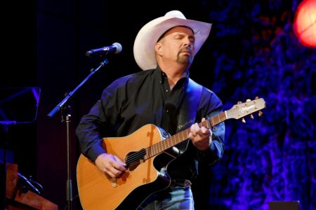 Garth Brooks Allegedly Sexually Assaulted Makeup Artist, Lawsuit Claims