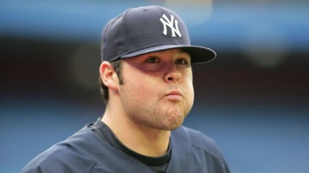 Ex-Yankees star Joba Chamberlain offers sound advice on how to deal with midges before Guardians-Tigers game