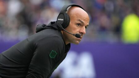 Ex-NFL All-Pro puts pressure on Aaron Rodgers, Jets players after Robert Saleh’s firing: ‘Still gotta perform’