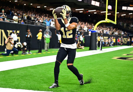 Star WR Chris Olave Leaves Saints Game With Apparent Injury