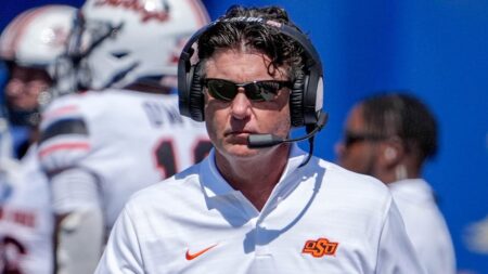 Oklahoma State coach Mike Gundy reverses course after taking aim at critics: ‘I apologize’