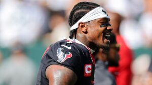 Texans’ Stefon Diggs held back from numerous Packers during pregame warmups