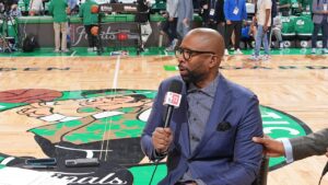 ‘NBA on TNT’ analyst Kenny ‘The Jet’ Smith makes MVP pick, discusses Celtics’ and Knicks’ title chances