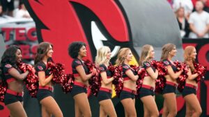 Cardinals call audible on game plan for cheerleaders due to new seating