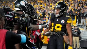 Steelers’ Calvin Austin III scores 2 touchdowns, TJ Watt gets huge sack in win over Giants