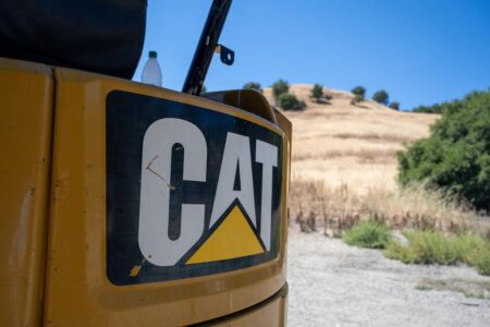 Should You Pick Caterpillar Stock Ahead Of Q3?