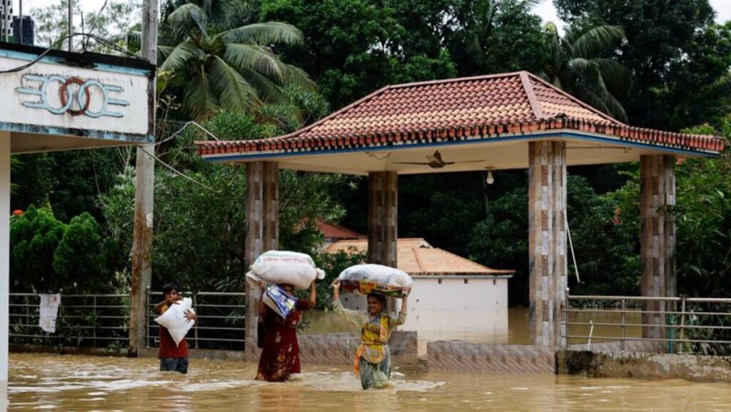 Floods destroy 1.1 million tonnes of rice in Bangladesh