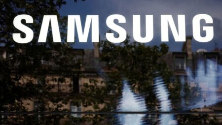 Samsung issues rare apology for poor results in tech ‘crisis’