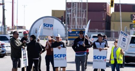 Port of Montreal dockworkers set to launch overtime strike as contract talks continue