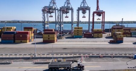 Port of Montreal dockworkers hold one-day strike to pressure employer