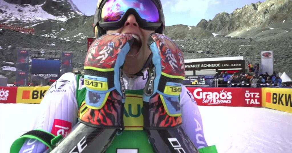 ‘The Italians go crazy!’ – Federica Brignone wins opening race at Solden and celebrates with chicken dance! – Alpine Skiing video