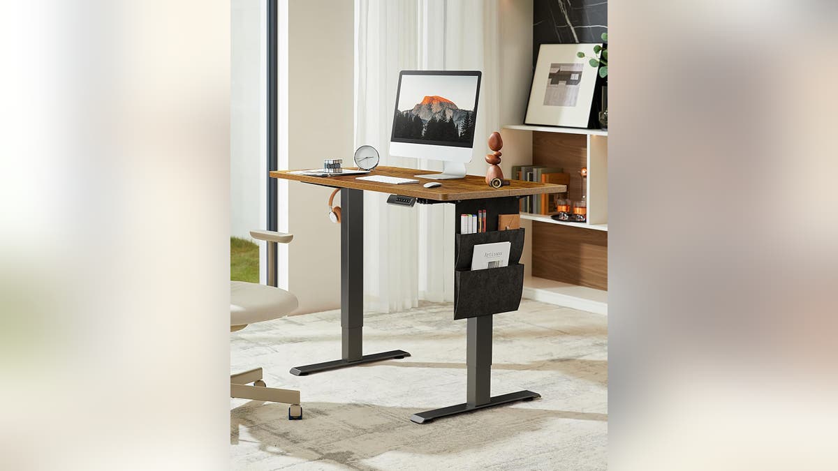 Work more efficiently at a standing desk. 