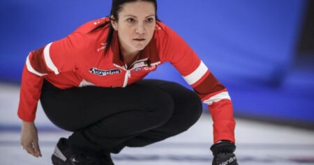 Kerri Einarson adapts to constant lineup shuffling on her curling team