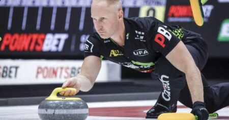 Jacobs clinches quarterfinal spot at Grand Slam of Curling opener