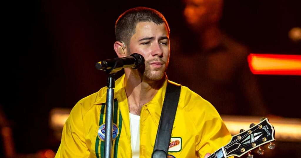 Jonas Brothers Concert Interrupted After Laser Pointer Causes Nick Jonas to Run Off Stage