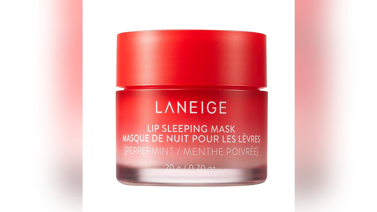 Treat your lips to deep hydration with this mask.