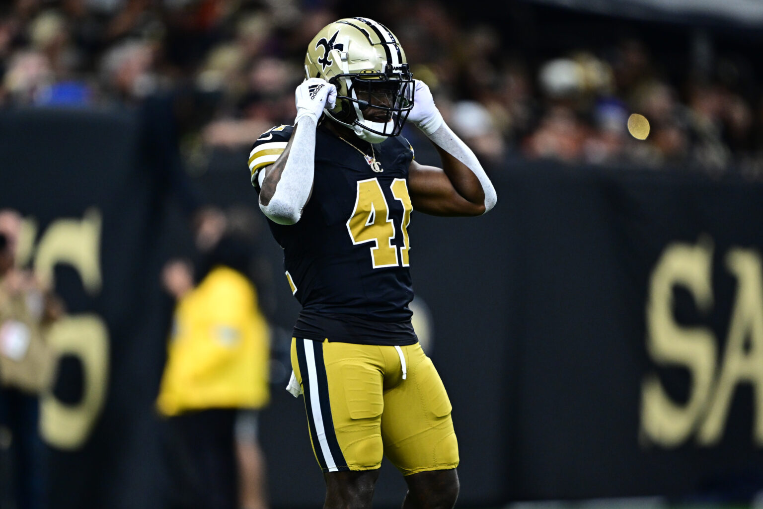 Saints Pro Bowl RB Alvin Kamara Has Broken Hand, Ribs