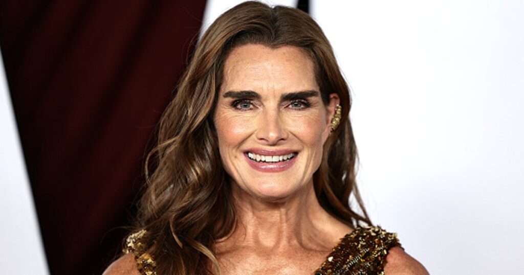 Brooke Shields Said This Serum Helped ‘Grow Back’ Her Eyelashes After Losing Them