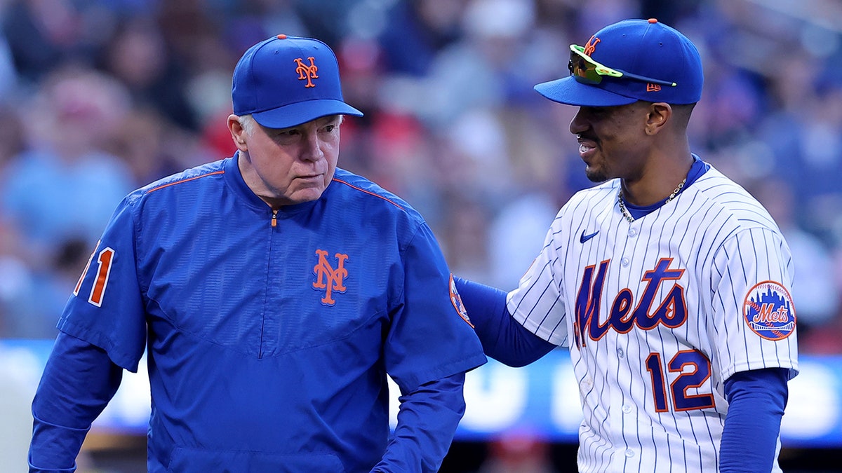 Francisco Lindor and Buck Showalter