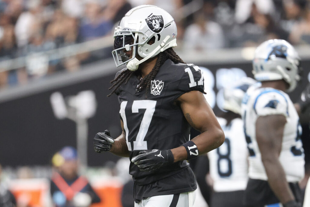 Former Raiders Player, Executive Hints at ‘Sneaky Team’ in Potential Davante Adams Trade