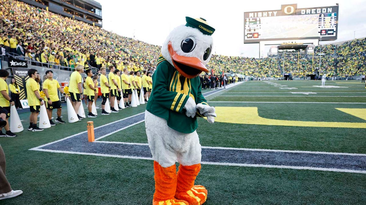 Oregon Ducks mascot