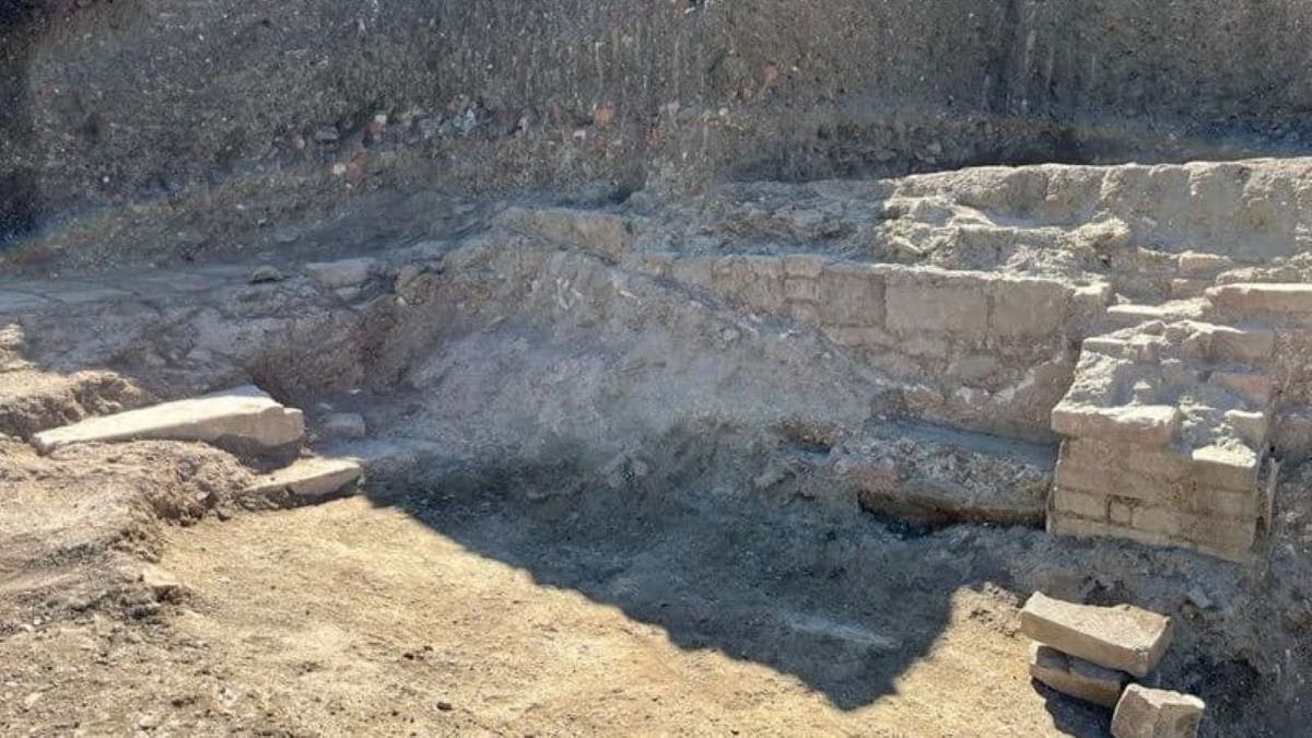 Remains of bathhouse structure, bricks