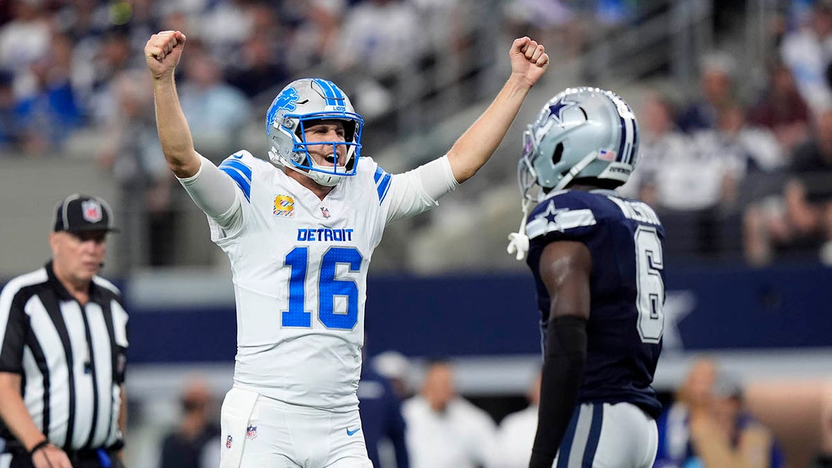 Jared Goff with his arms raised