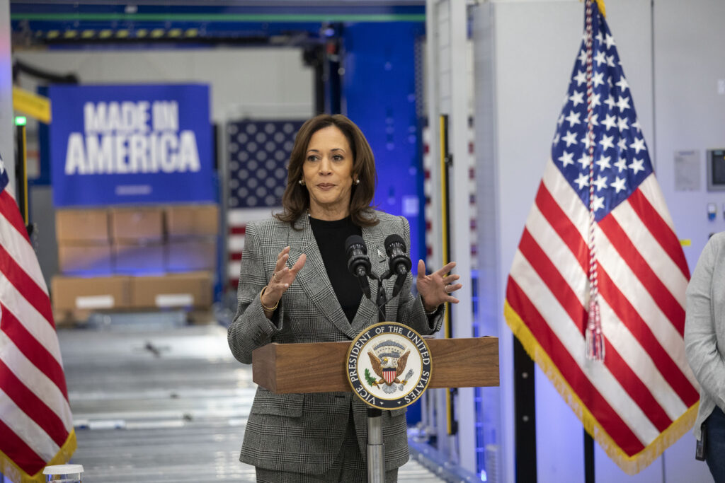 Kamala Harris Holds Lead Over Donald Trump in New National Poll