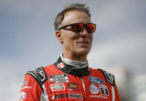 ‘Deathly Sick’ Kevin Harvick Pushes Through Unbearable Illness in Vegas in Big Reveal