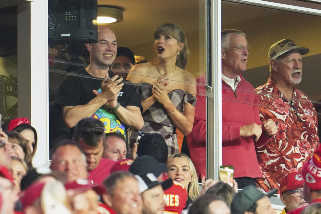 Taylor Swift Was Photobombed By A Surprising Suspect After Chiefs Win