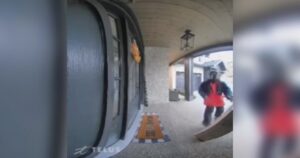 Package stolen within 30-minutes of delivery by alleged Kelowna porch pirate