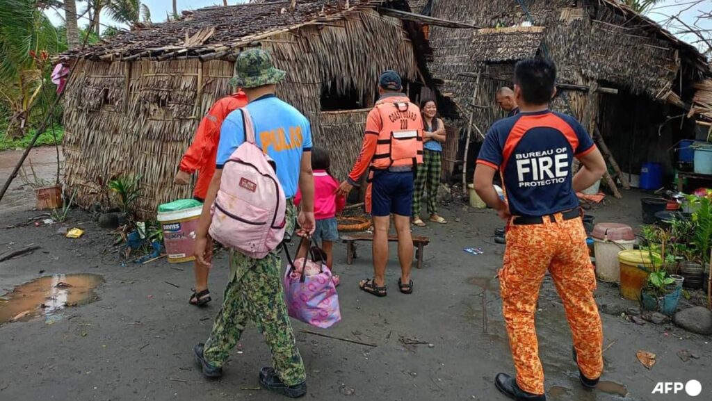 Philippines braces for typhoon Man-yi as Usagi weakens