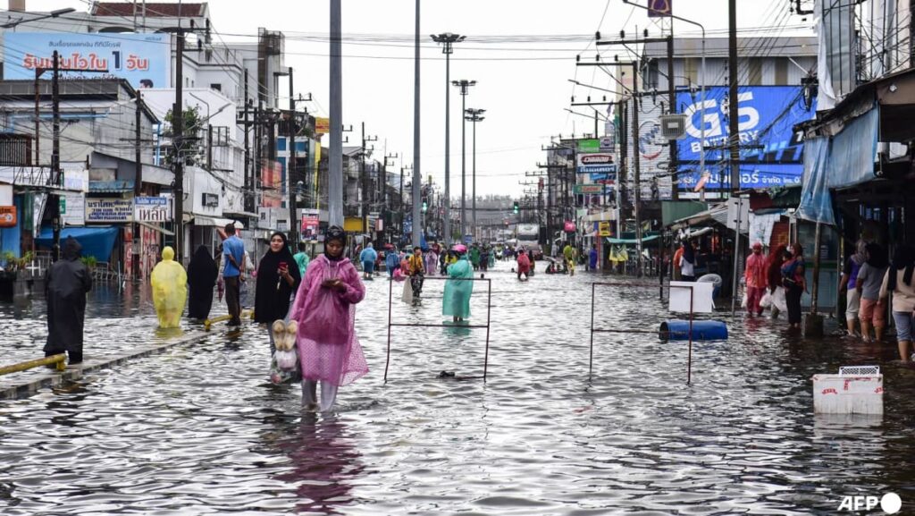 Thailand flooding kills nine, displaces thousands