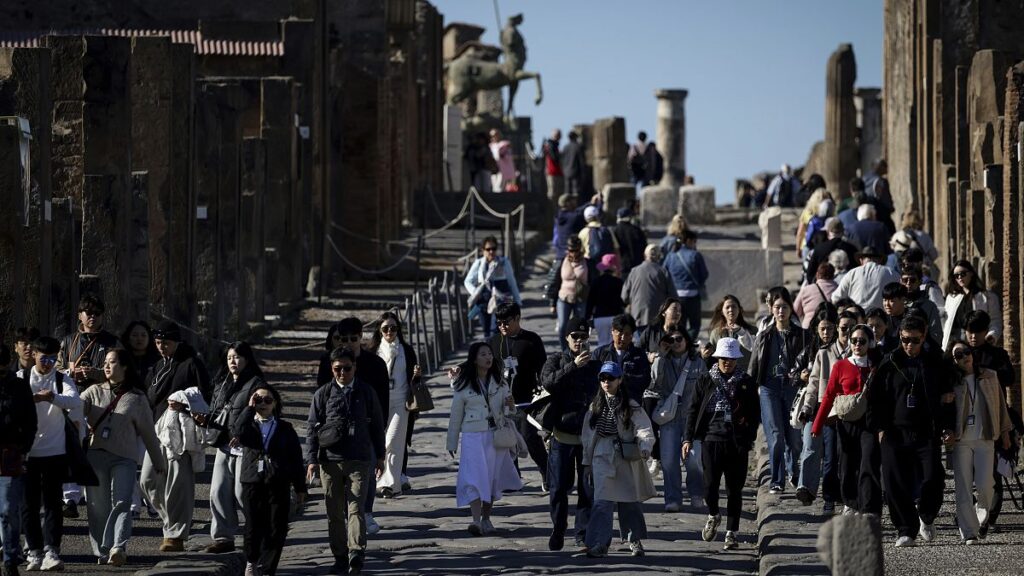 Pompeii limits visitor numbers in bid to combat overtourism