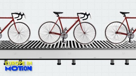 Which EU countries saw the biggest decline in bicycle production?