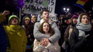 Young Romanians protest outcome of presidential first round vote