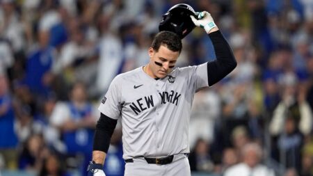 Yankees decline Anthony Rizzo’s .5 million team option as offseason moves begin