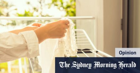 Drying laundry on balconies should not be banned, it should be mandated