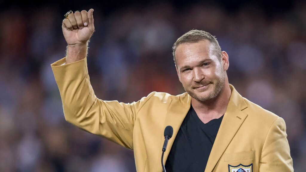 NFL great Brian Urlacher reacts to apparent Trump support taking over sports: ‘No one’s scared anymore’