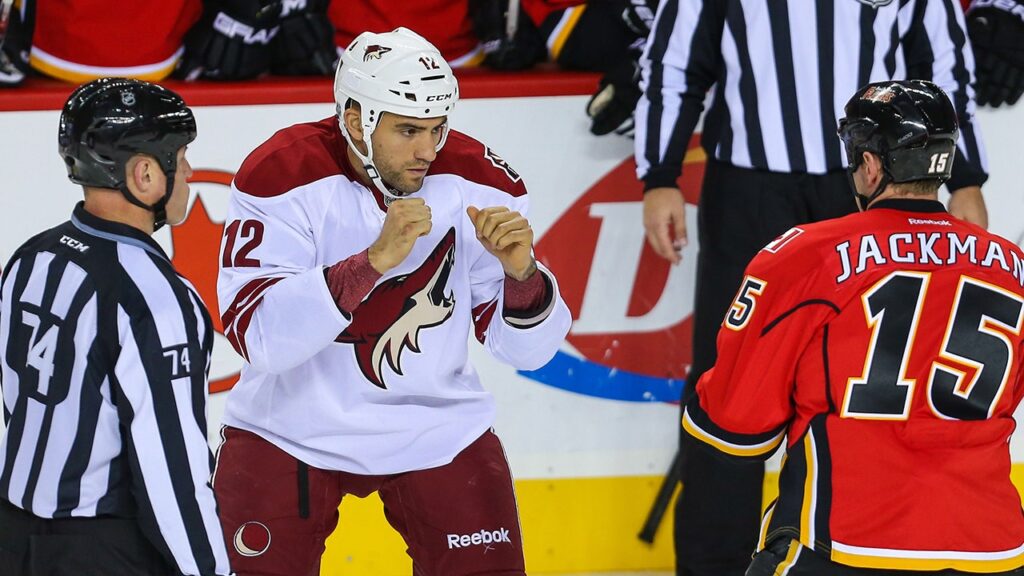 Ex-NHL player Paul Bissonnette assaulted by 6 men at Arizona restaurant: ‘It escalated extremely quickly’