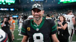 Aaron Rodgers mocks people still giving ‘vax status,’ says to ‘look out’ with RFK Jr in Trump’s admin