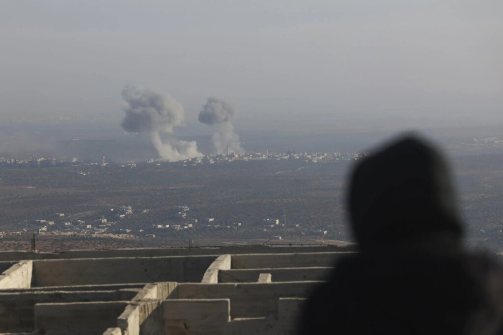 Russia and Syria bomb Syrian Islamist rebels after surprise incursion